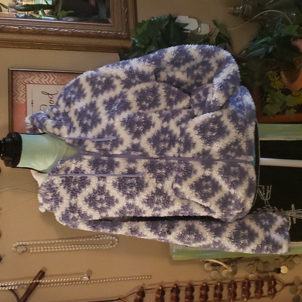 La Hearts Sherpa Jacket with Hood Size Medium